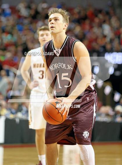 Thumbnail 2 in Norfolk vs. Papillion-LaVista (NSAA Class A Final)  photogallery.