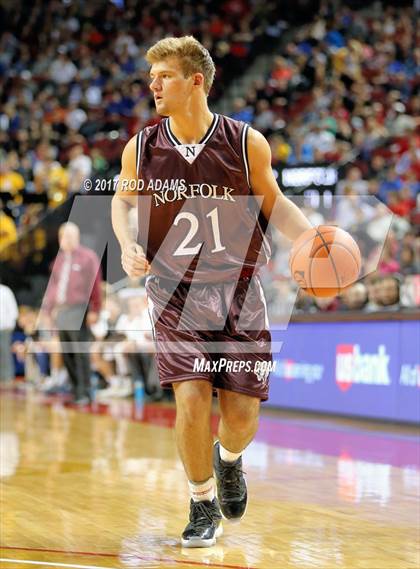 Thumbnail 3 in Norfolk vs. Papillion-LaVista (NSAA Class A Final)  photogallery.