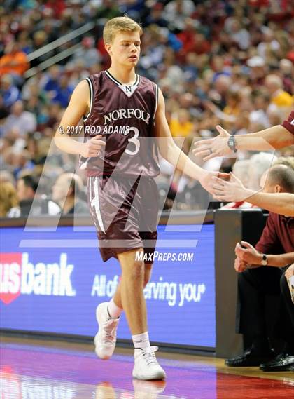 Thumbnail 1 in Norfolk vs. Papillion-LaVista (NSAA Class A Final)  photogallery.
