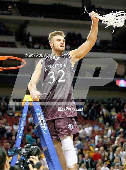 Thumbnail 2 in Norfolk vs. Papillion-LaVista (NSAA Class A Final)  photogallery.