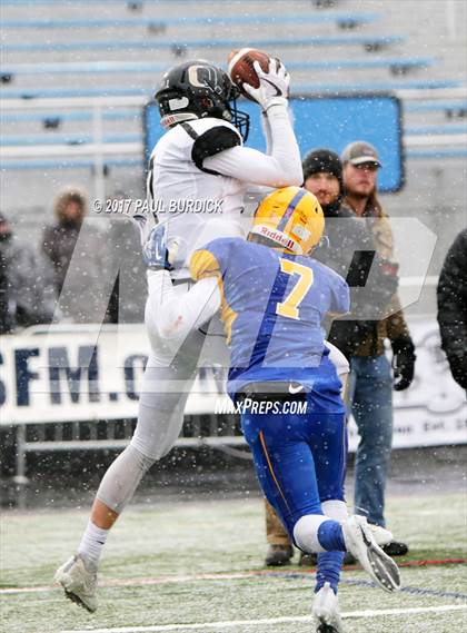 Thumbnail 3 in Quaker Valley vs. Middletown (PIAA 3A Final) photogallery.