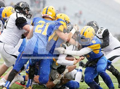 Thumbnail 1 in Quaker Valley vs. Middletown (PIAA 3A Final) photogallery.