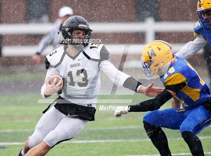 Thumbnail 3 in Quaker Valley vs. Middletown (PIAA 3A Final) photogallery.