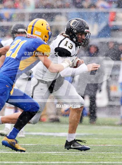 Thumbnail 2 in Quaker Valley vs. Middletown (PIAA 3A Final) photogallery.