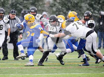 Thumbnail 2 in Quaker Valley vs. Middletown (PIAA 3A Final) photogallery.