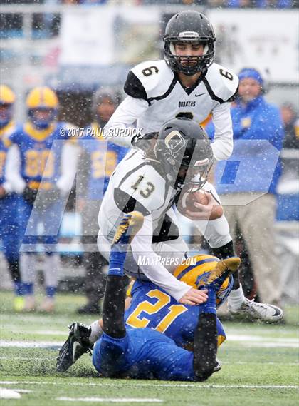 Thumbnail 3 in Quaker Valley vs. Middletown (PIAA 3A Final) photogallery.