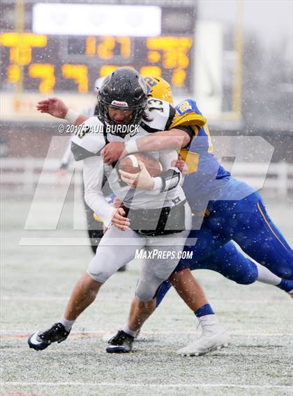 Thumbnail 1 in Quaker Valley vs. Middletown (PIAA 3A Final) photogallery.