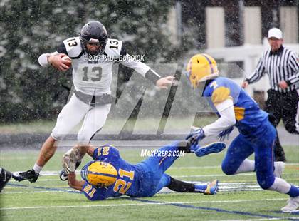 Thumbnail 3 in Quaker Valley vs. Middletown (PIAA 3A Final) photogallery.