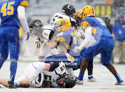 Thumbnail 1 in Quaker Valley vs. Middletown (PIAA 3A Final) photogallery.