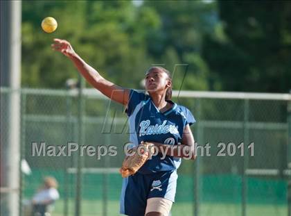 Thumbnail 1 in Conley vs. Vance (NCHSAA 3A East Regional Final) photogallery.