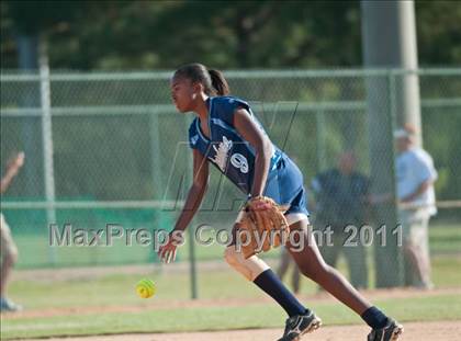Thumbnail 2 in Conley vs. Vance (NCHSAA 3A East Regional Final) photogallery.