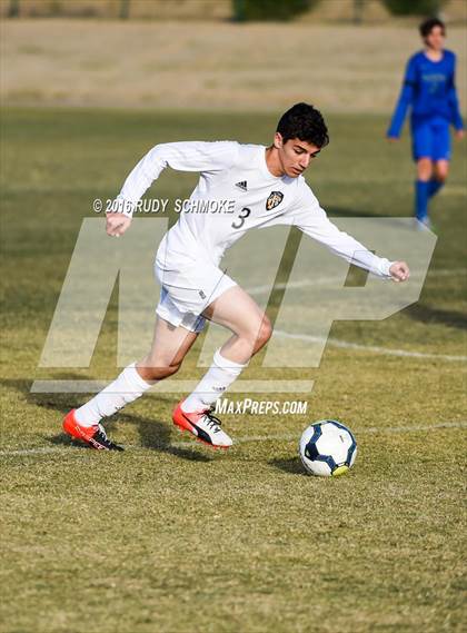 Thumbnail 3 in Santana vs. Calvary Murrieta (Southern California High School Classic) photogallery.