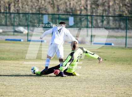 Thumbnail 1 in Santana vs. Calvary Murrieta (Southern California High School Classic) photogallery.