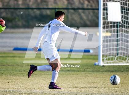 Thumbnail 2 in Santana vs. Calvary Murrieta (Southern California High School Classic) photogallery.