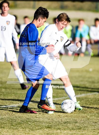 Thumbnail 3 in Santana vs. Calvary Murrieta (Southern California High School Classic) photogallery.