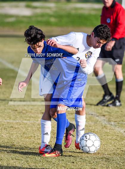 Thumbnail 1 in Santana vs. Calvary Murrieta (Southern California High School Classic) photogallery.