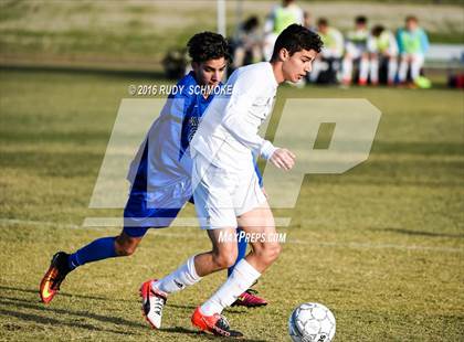 Thumbnail 2 in Santana vs. Calvary Murrieta (Southern California High School Classic) photogallery.
