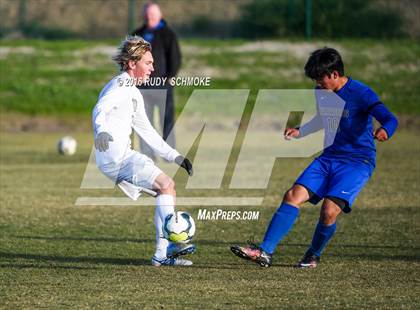 Thumbnail 3 in Santana vs. Calvary Murrieta (Southern California High School Classic) photogallery.