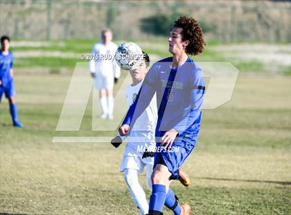 Thumbnail 3 in Santana vs. Calvary Murrieta (Southern California High School Classic) photogallery.