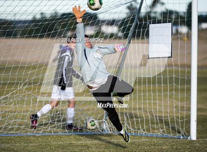 Thumbnail 2 in Santana vs. Calvary Murrieta (Southern California High School Classic) photogallery.