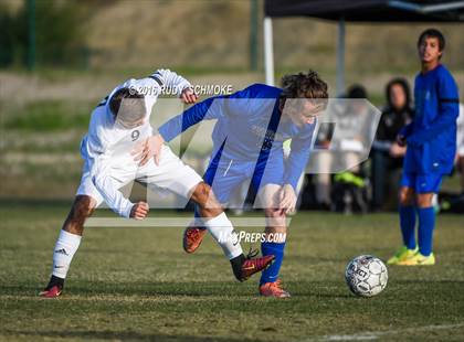 Thumbnail 2 in Santana vs. Calvary Murrieta (Southern California High School Classic) photogallery.