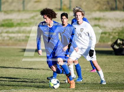 Thumbnail 3 in Santana vs. Calvary Murrieta (Southern California High School Classic) photogallery.