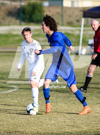 Thumbnail 1 in Santana vs. Calvary Murrieta (Southern California High School Classic) photogallery.
