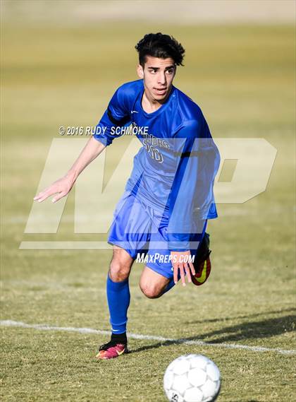 Thumbnail 2 in Santana vs. Calvary Murrieta (Southern California High School Classic) photogallery.