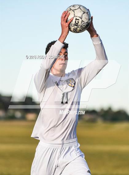 Thumbnail 2 in Santana vs. Calvary Murrieta (Southern California High School Classic) photogallery.