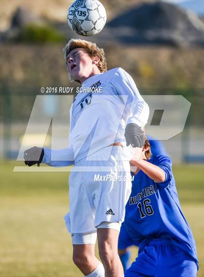Thumbnail 2 in Santana vs. Calvary Murrieta (Southern California High School Classic) photogallery.