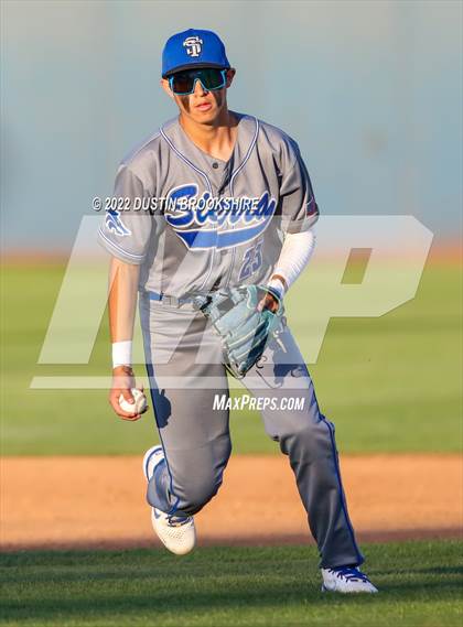 Thumbnail 2 in Sierra vs. Las Lomas photogallery.