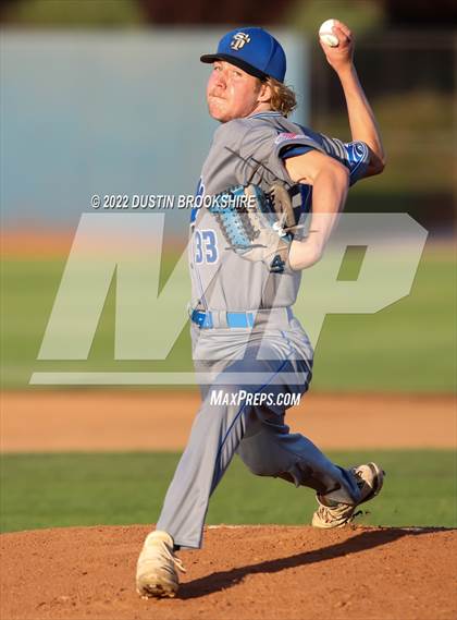 Thumbnail 3 in Sierra vs. Las Lomas photogallery.