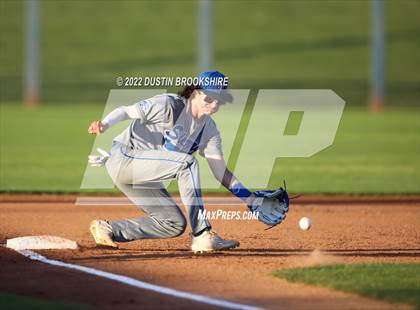 Thumbnail 3 in Sierra vs. Las Lomas photogallery.