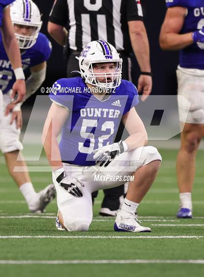 Thumbnail 3 in Gunter vs. Holliday (UIL 3A Quarterfinals) photogallery.