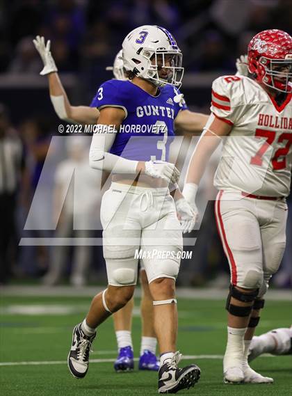 Thumbnail 3 in Gunter vs. Holliday (UIL 3A Quarterfinals) photogallery.