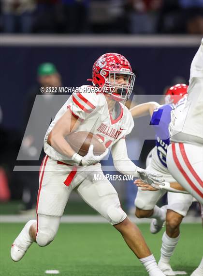 Thumbnail 1 in Gunter vs. Holliday (UIL 3A Quarterfinals) photogallery.