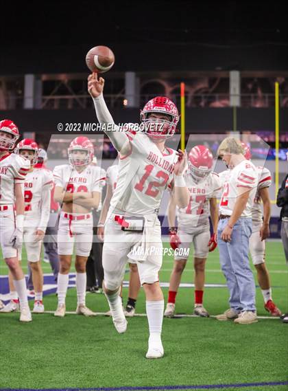 Thumbnail 3 in Gunter vs. Holliday (UIL 3A Quarterfinals) photogallery.