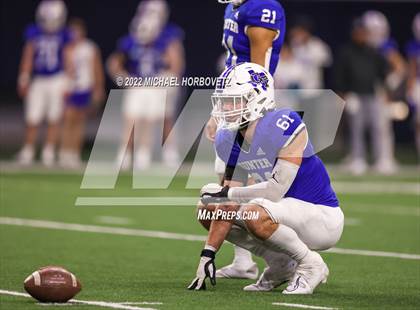 Thumbnail 1 in Gunter vs. Holliday (UIL 3A Quarterfinals) photogallery.