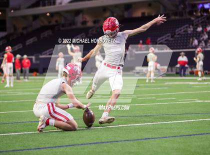 Thumbnail 1 in Gunter vs. Holliday (UIL 3A Quarterfinals) photogallery.
