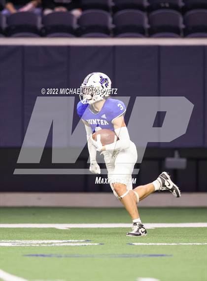 Thumbnail 3 in Gunter vs. Holliday (UIL 3A Quarterfinals) photogallery.
