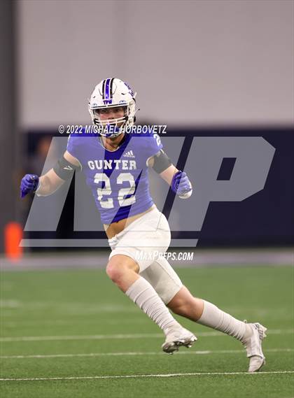 Thumbnail 1 in Gunter vs. Holliday (UIL 3A Quarterfinals) photogallery.