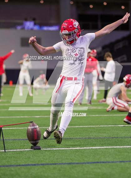 Thumbnail 2 in Gunter vs. Holliday (UIL 3A Quarterfinals) photogallery.