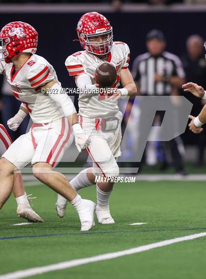 Thumbnail 2 in Gunter vs. Holliday (UIL 3A Quarterfinals) photogallery.