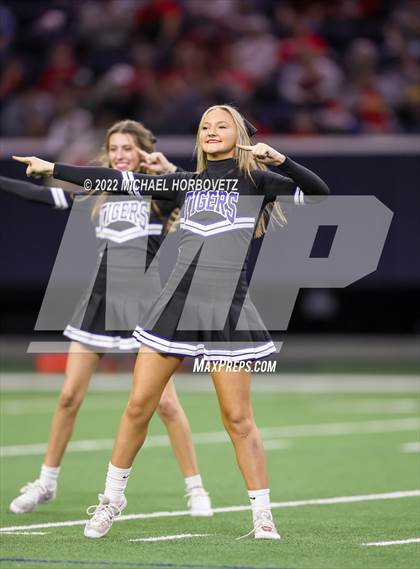 Thumbnail 3 in Gunter vs. Holliday (UIL 3A Quarterfinals) photogallery.