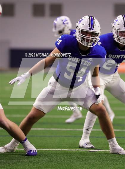 Thumbnail 2 in Gunter vs. Holliday (UIL 3A Quarterfinals) photogallery.