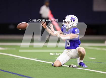 Thumbnail 2 in Gunter vs. Holliday (UIL 3A Quarterfinals) photogallery.