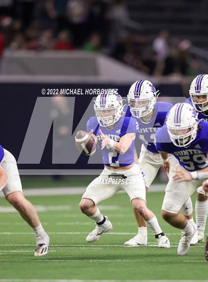 Thumbnail 1 in Gunter vs. Holliday (UIL 3A Quarterfinals) photogallery.