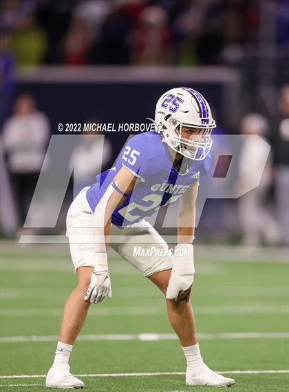 Thumbnail 3 in Gunter vs. Holliday (UIL 3A Quarterfinals) photogallery.