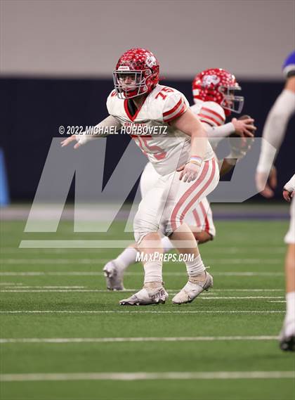 Thumbnail 2 in Gunter vs. Holliday (UIL 3A Quarterfinals) photogallery.