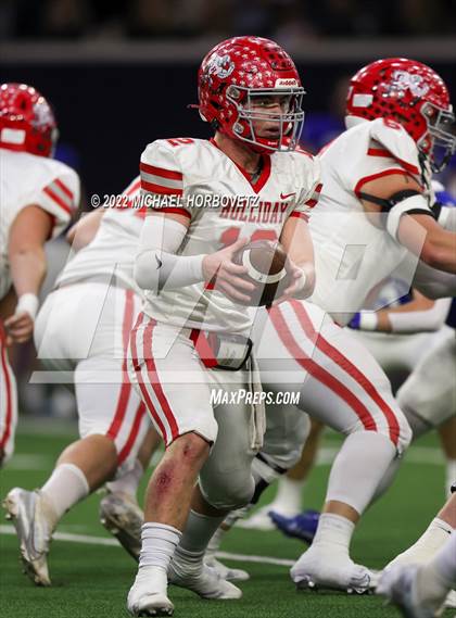 Thumbnail 2 in Gunter vs. Holliday (UIL 3A Quarterfinals) photogallery.